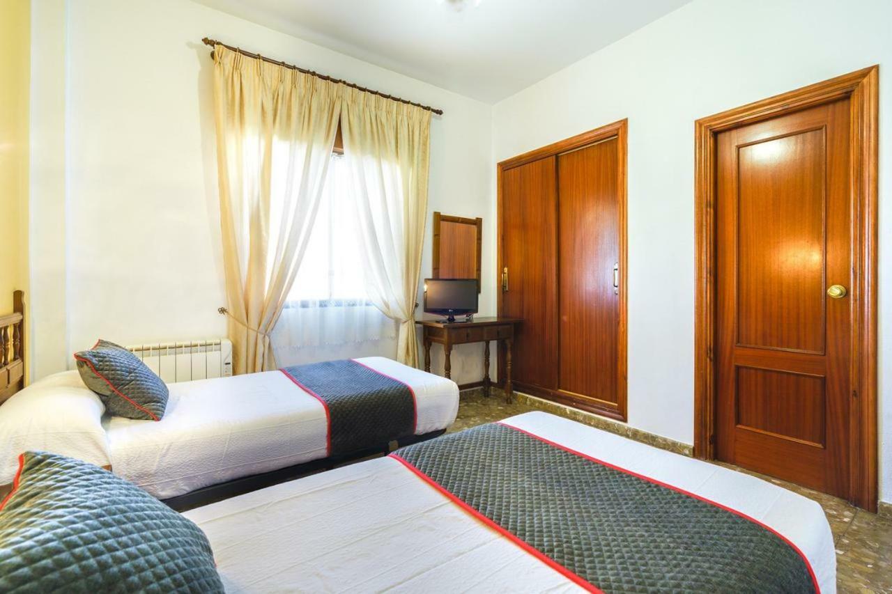 Hotel Restaurante Moya Monesterio Ngoại thất bức ảnh