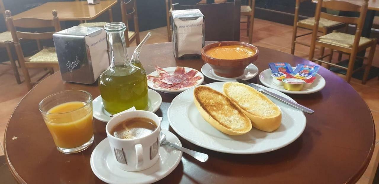 Hotel Restaurante Moya Monesterio Ngoại thất bức ảnh