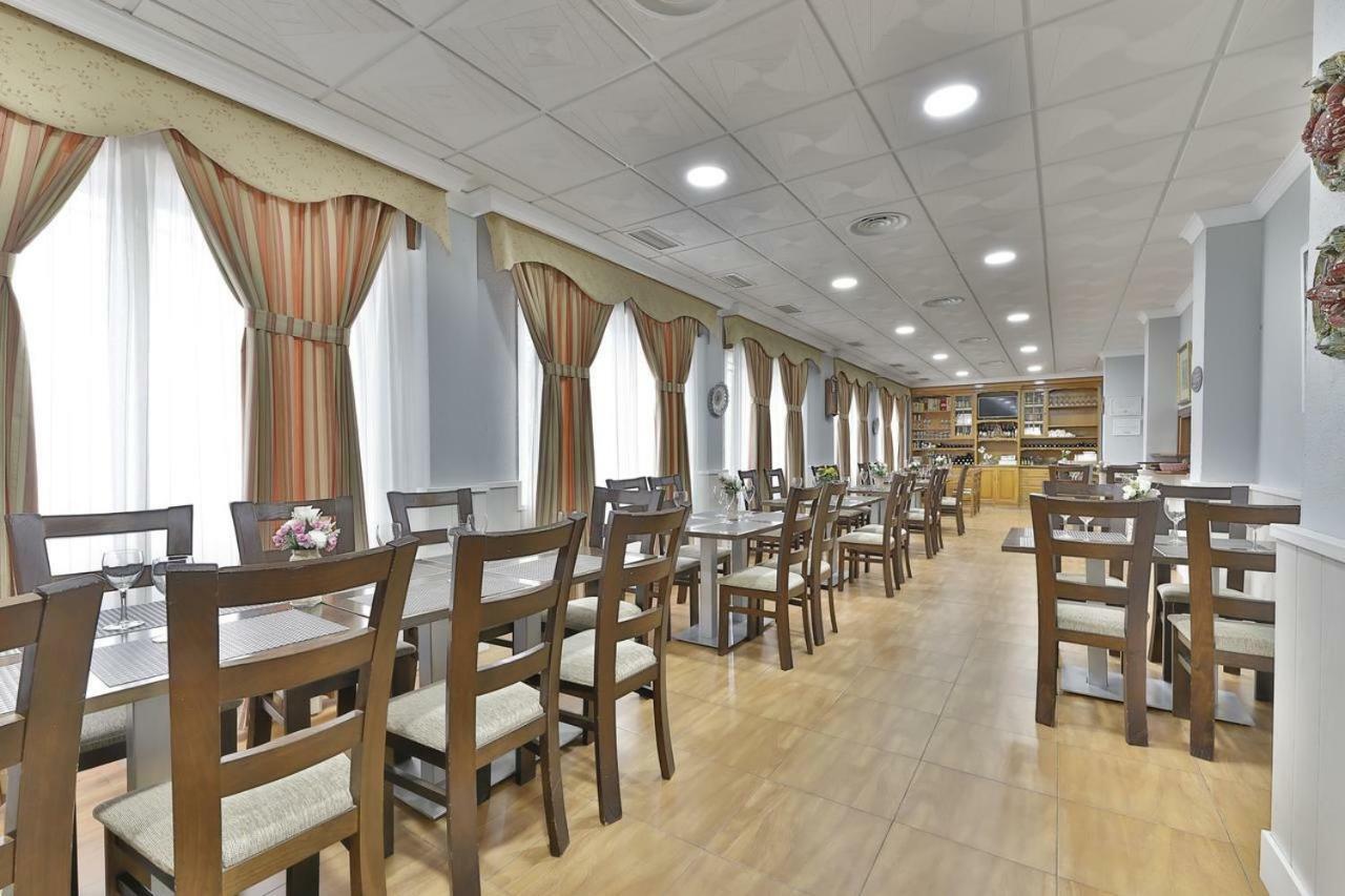 Hotel Restaurante Moya Monesterio Ngoại thất bức ảnh