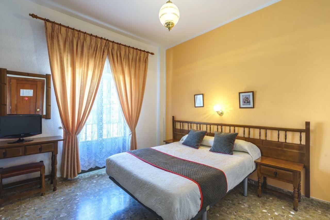 Hotel Restaurante Moya Monesterio Ngoại thất bức ảnh